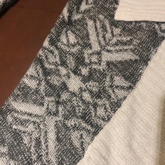 Mudd Charcoal & Cream Aztec Wrap sweater - Picture 4 of 4